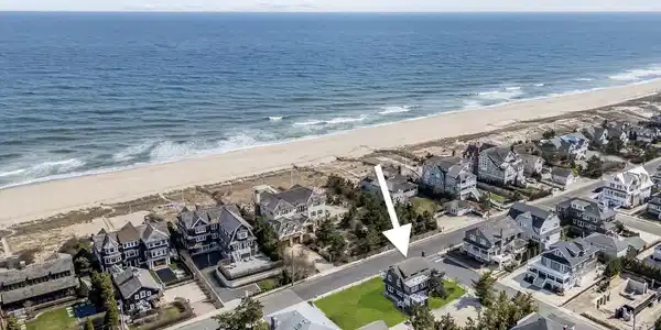 876 East Avenue