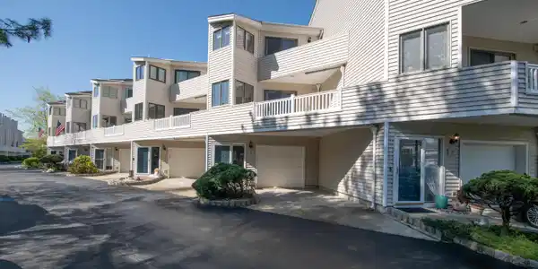 10 Seawinds Way