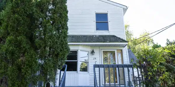 28 Florence Avenue