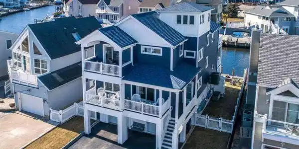 90 Rochester Drive