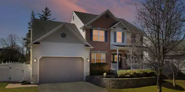 8 Oak Leaf Drive