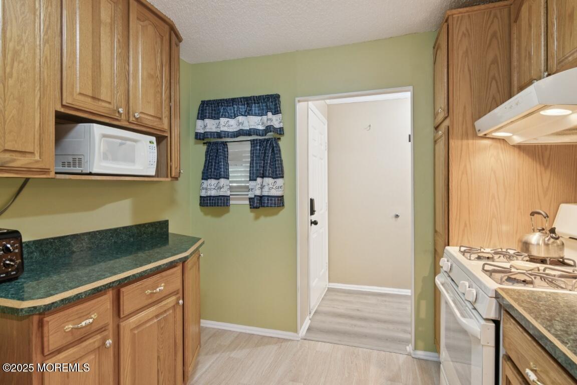 Image 4: 4