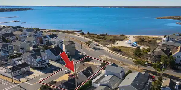 207 Bay Boulevard