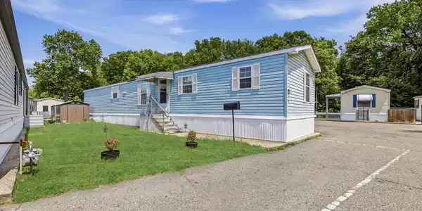 48 Pine Creek Village