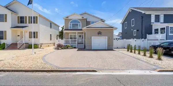 134 Elizabeth Avenue