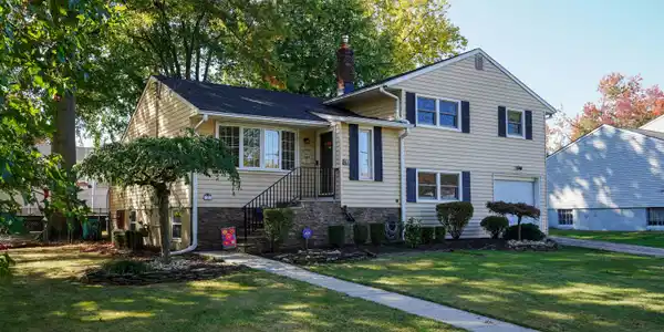 62 Richard Terrace