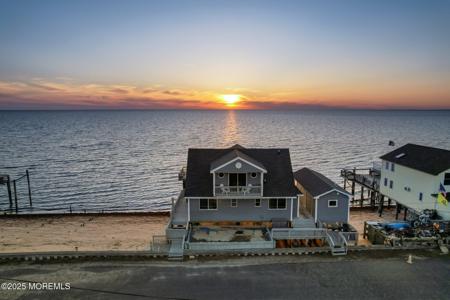 27 S Beach Drive
