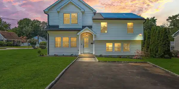 569 Ocean Boulevard