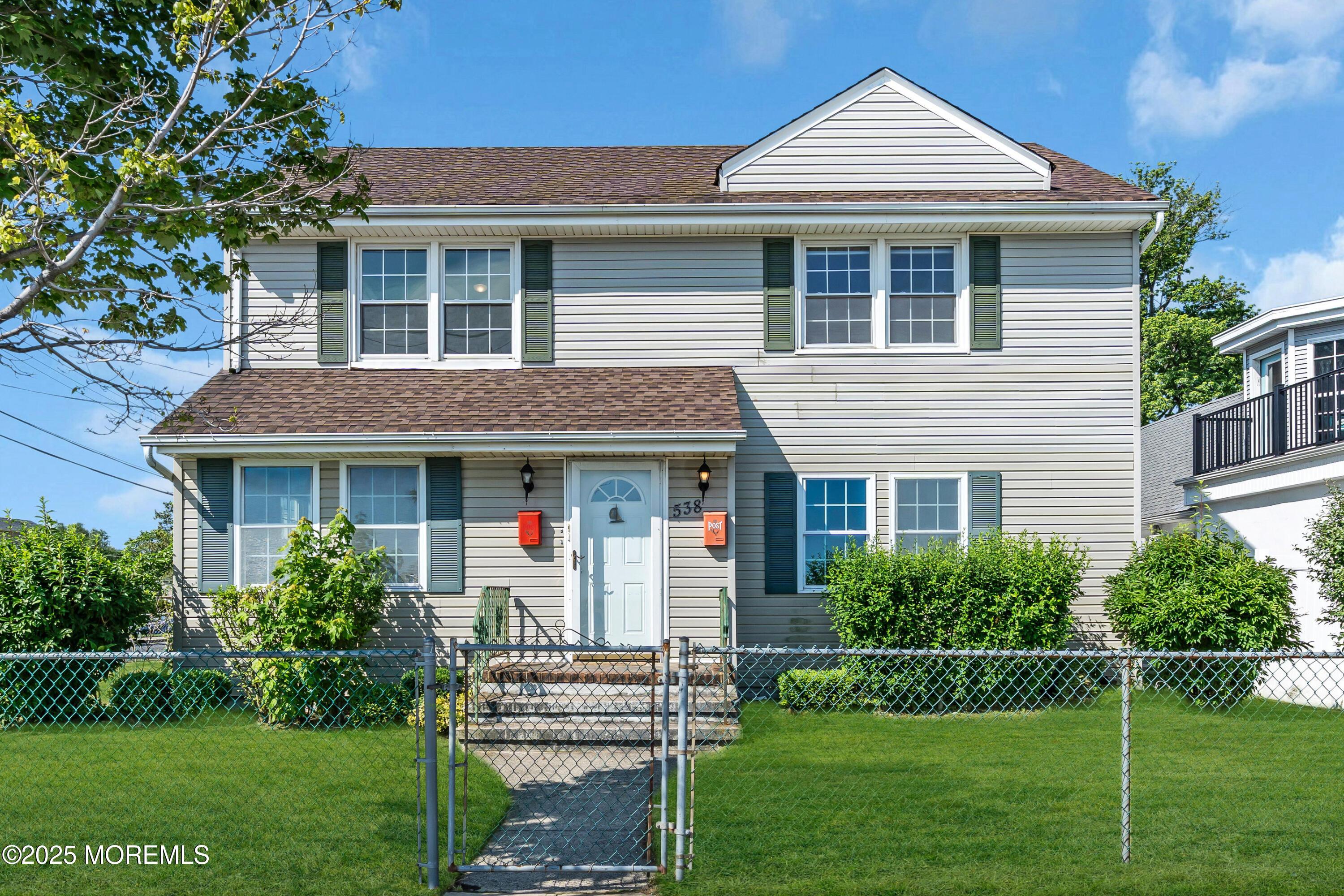 Image 4: Front Exterior