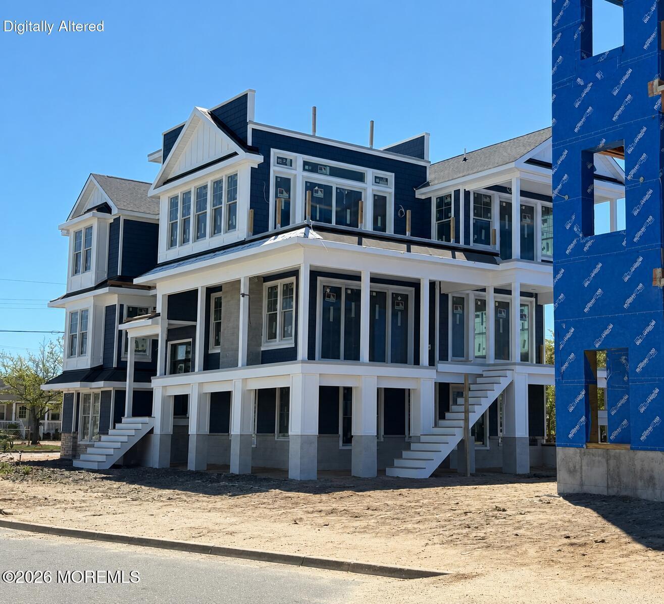 Image 3: Front