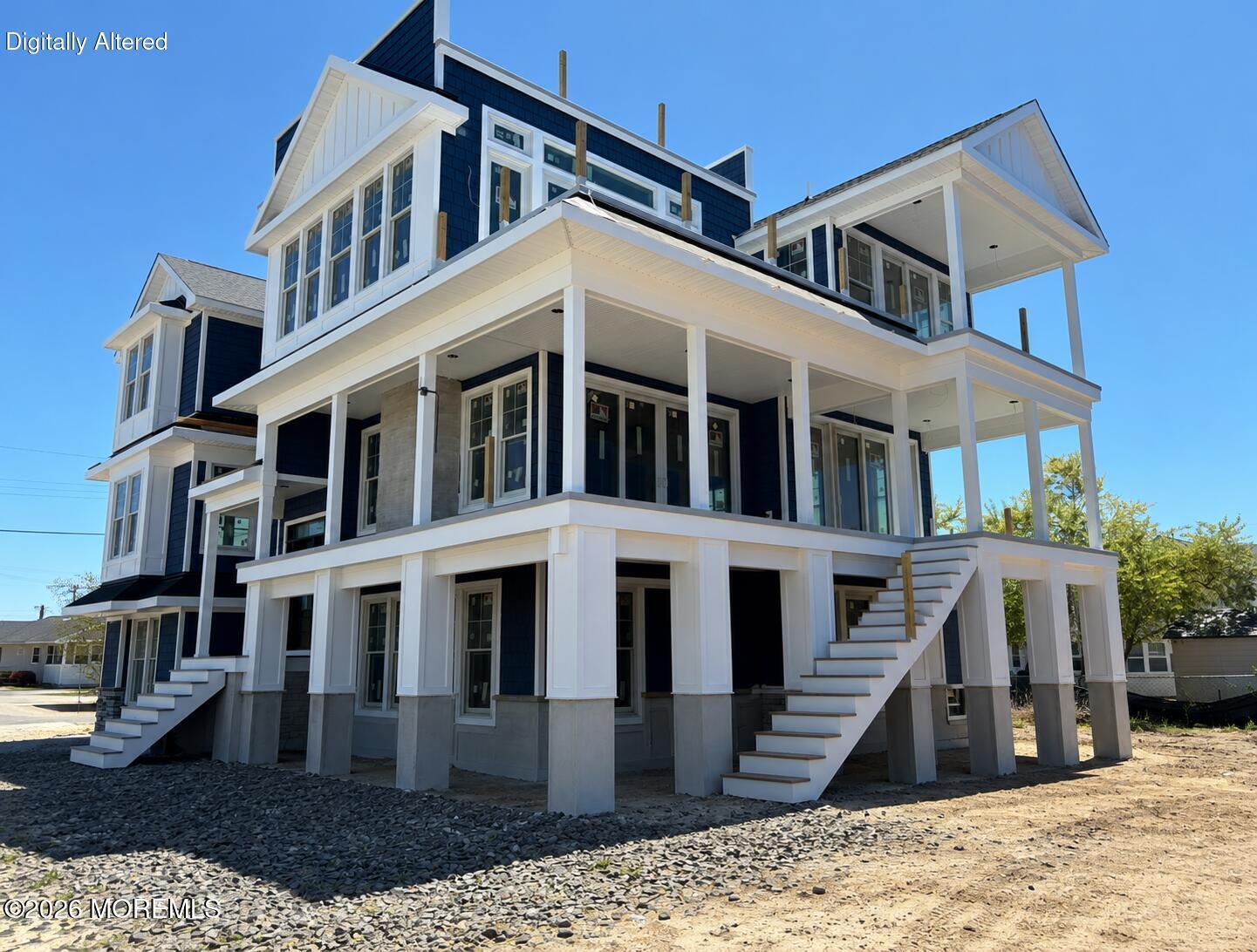Image 4: Front