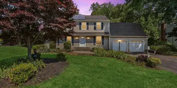 4 Oakwood Lane