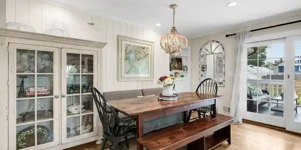 Image 4: kitchen