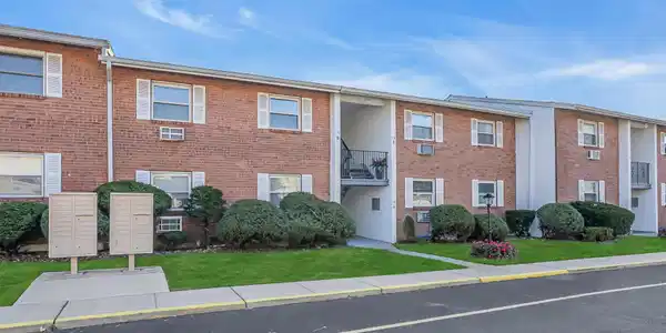 735 Greens Avenue Unit 19 B