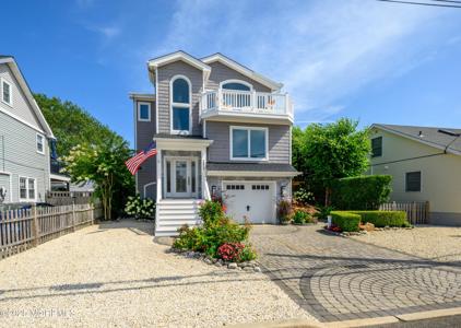1805 Beach Avenue