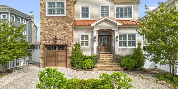 47 Pershing Boulevard