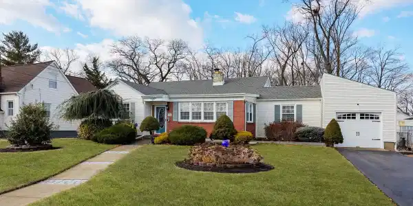 104 Therese Avenue