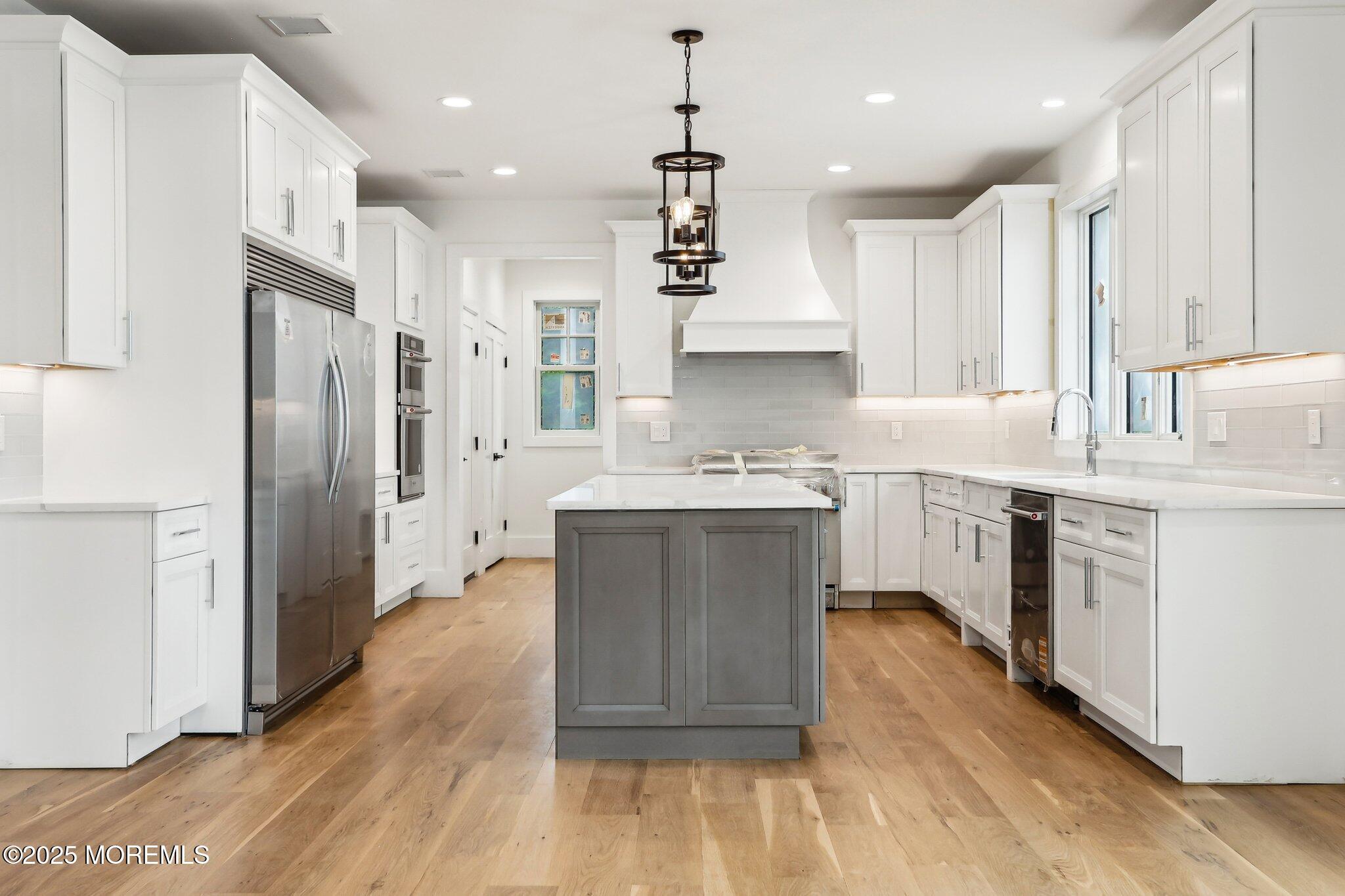 Image 1: 28-web-or-mls-Foggia Wy-1505-028