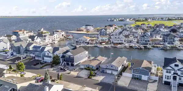 Image 3: 91-web-or-mls-DJI_20260609184515_0470_D