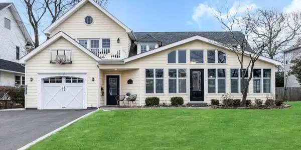 17 Monmouth Parkway