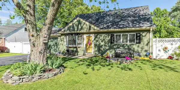 7 Monterey Drive