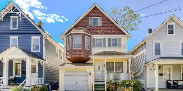 146 Embury Avenue