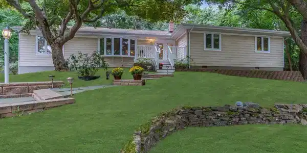 17 Glenn Boulevard