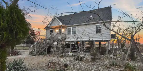 636 Main Street
