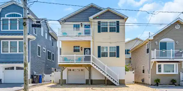 33 Fielder Avenue