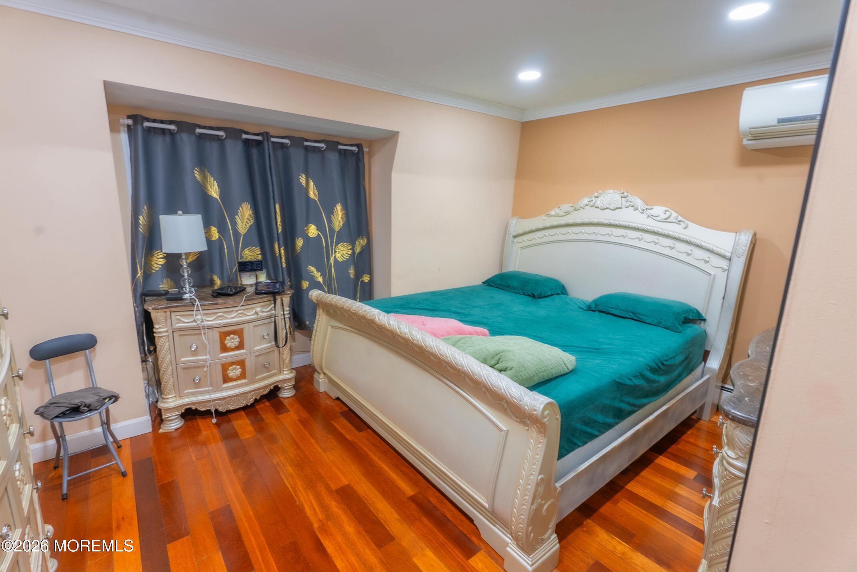 Image 4: DARELYN HOUSE 1 - 17