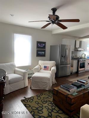 Image 3: livingroom 2
