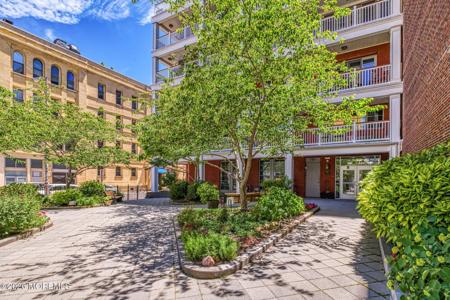 601 Mattison Avenue Unit 1D