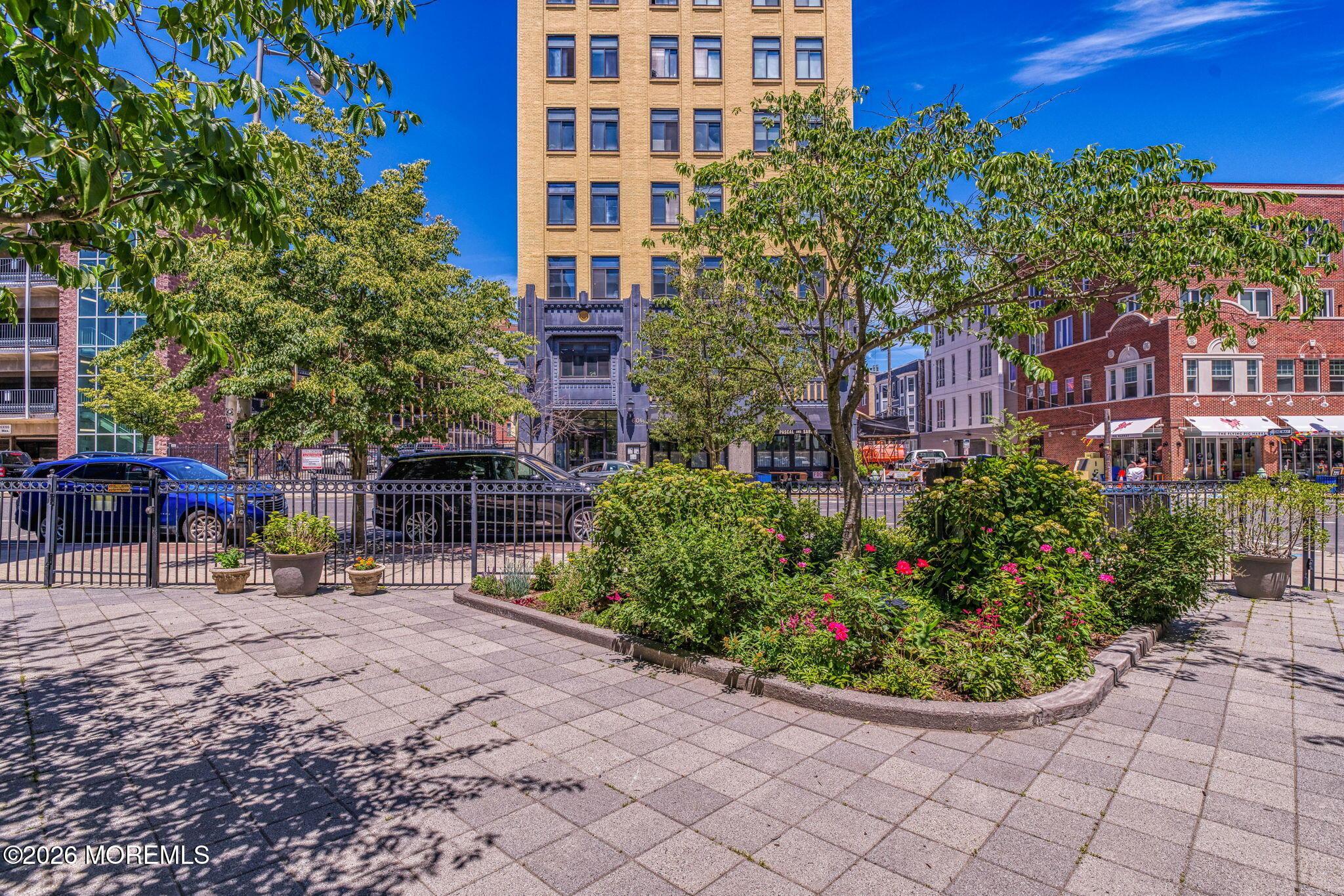 Image 4: 23-web-or-mls-DSC_8818_53