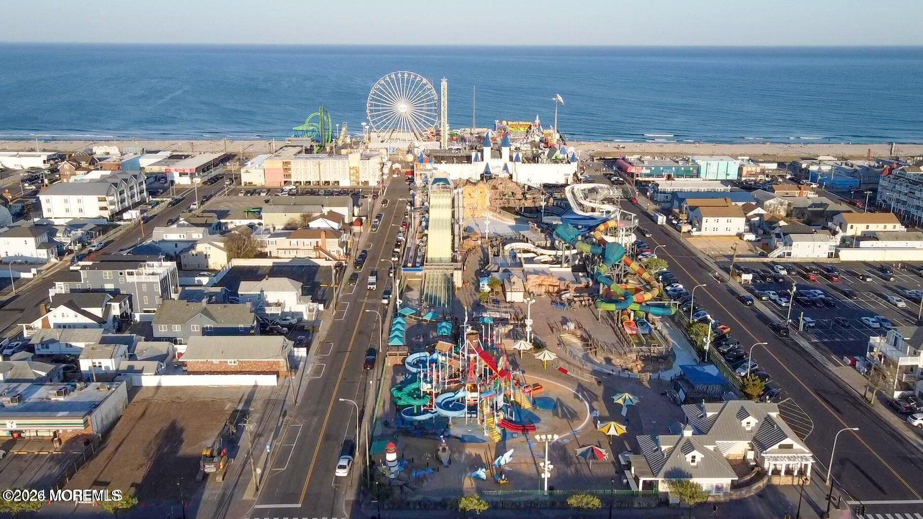 Image 3: Photo Waterpark and Amusement Pier