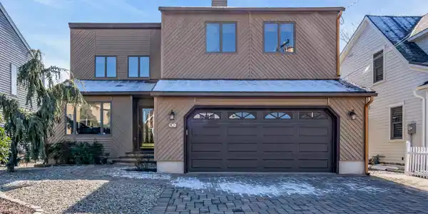 35 Toronto Drive