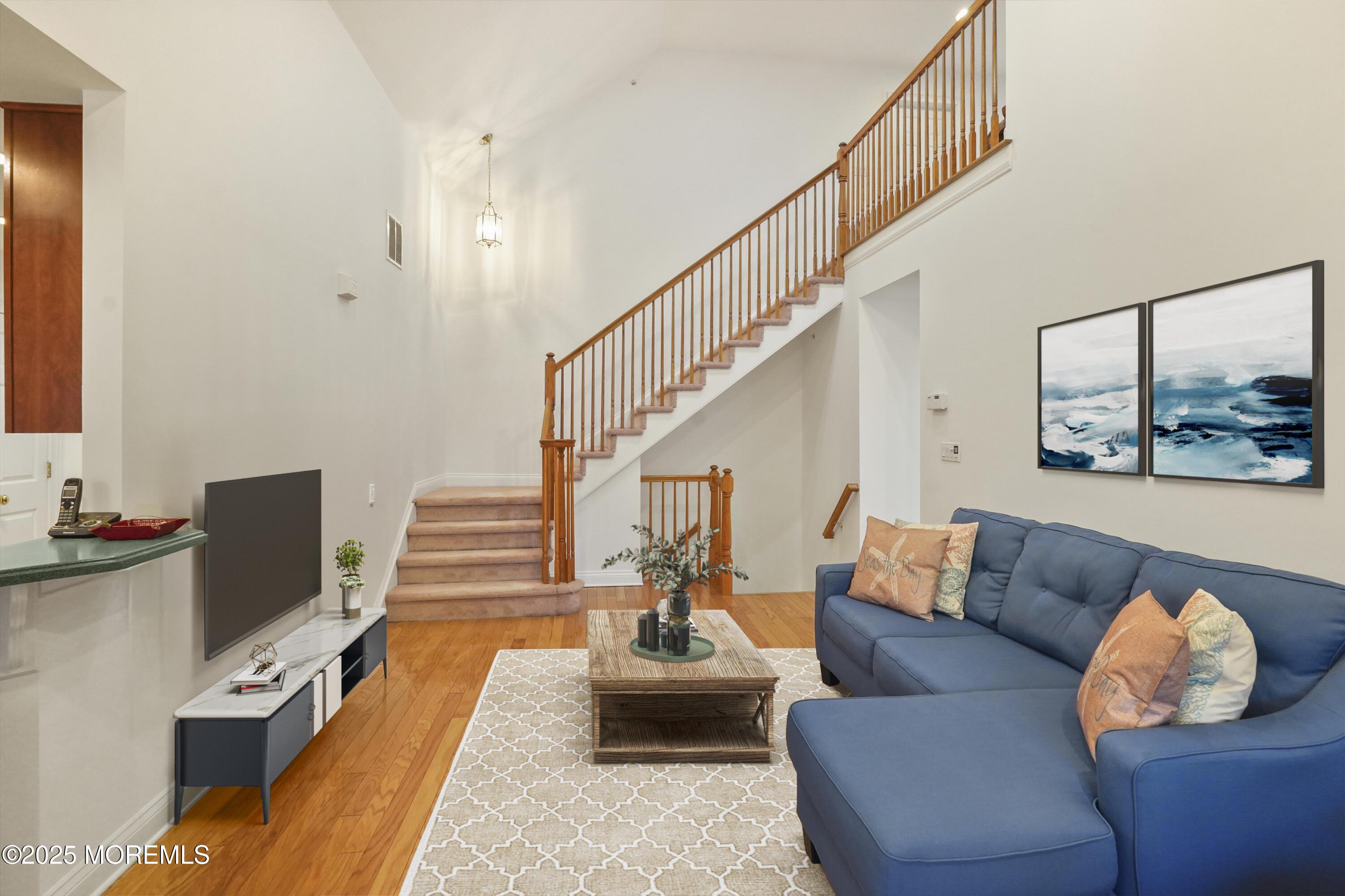 Image 4: living room furnished out