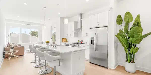 Image 3: 04-1100 5th Ave7