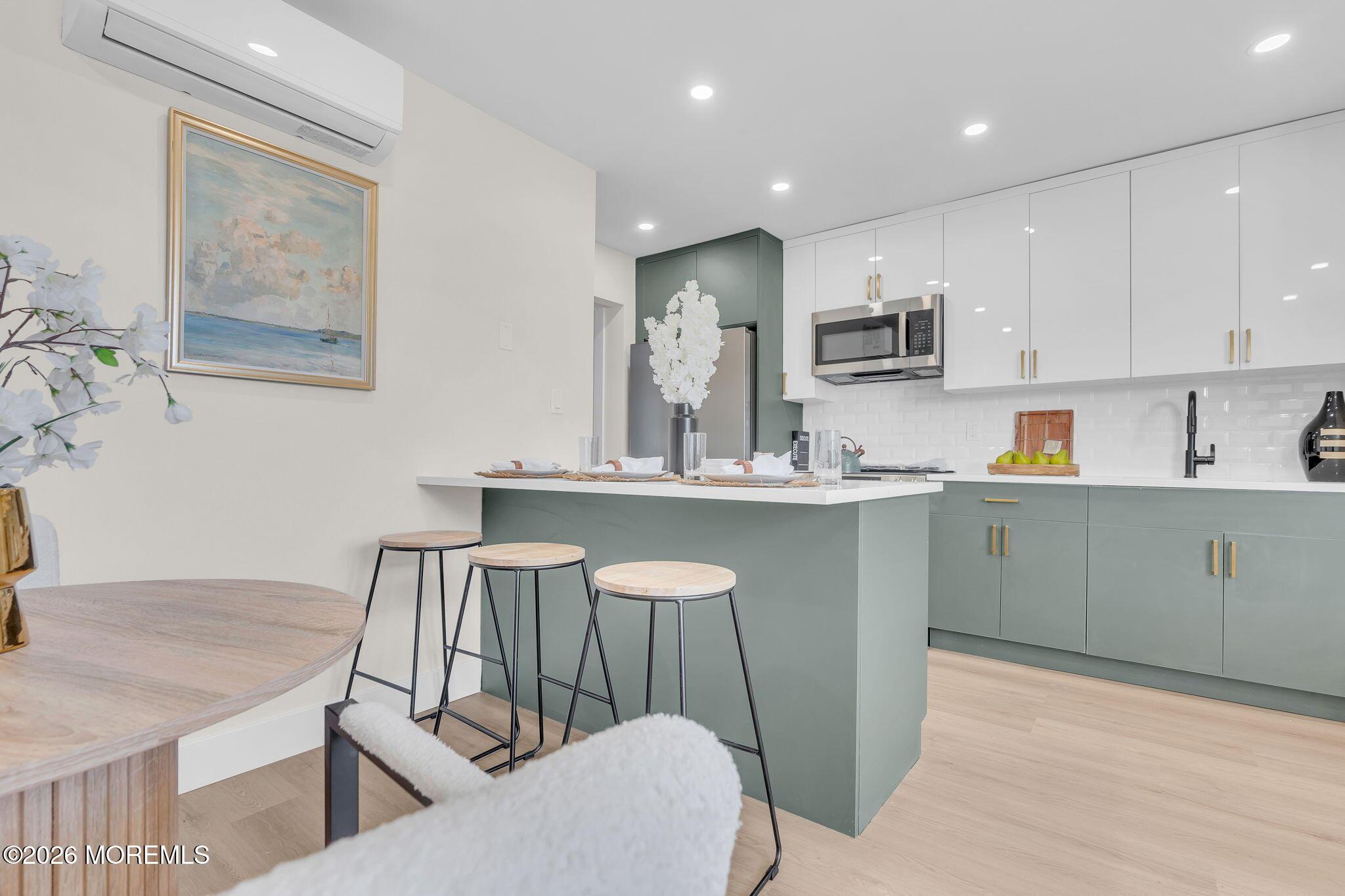 Image 3: 20-web-or-mls-DSC05312