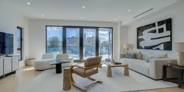 Image 2: Copy of _E3A0386_87_88_89_90Interior03