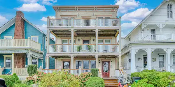 40 Ocean Pathway Unit A