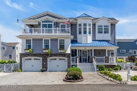 21 W Magnolia Avenue