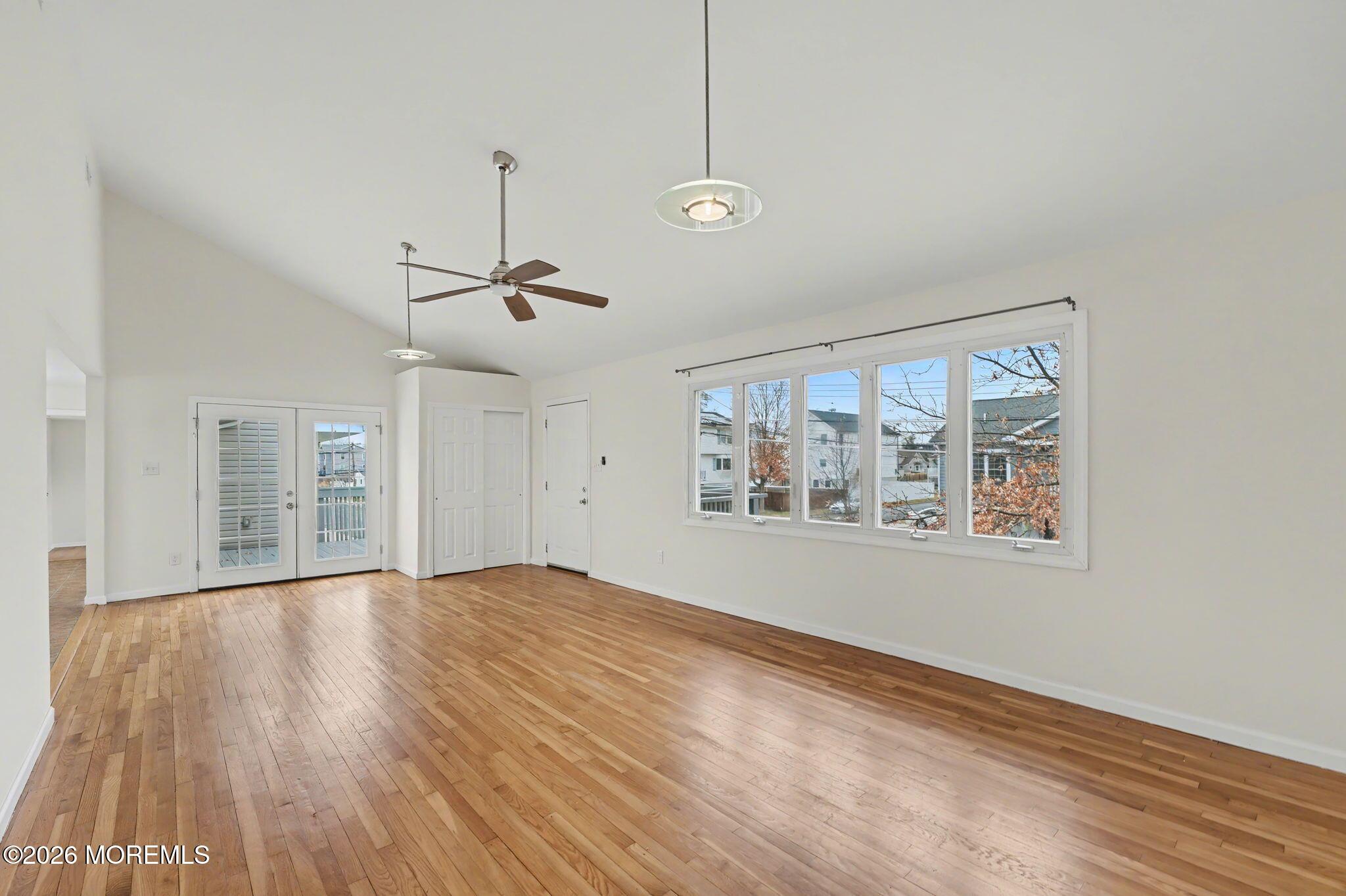 Image 4: 5-web-or-mls-RLS-2