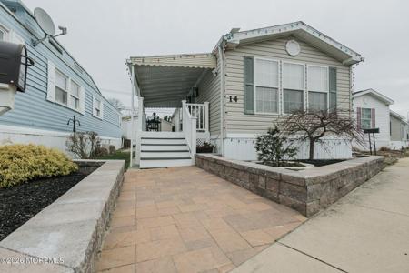 14 Locust Grove
