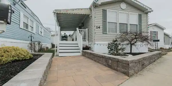14 Locust Grove