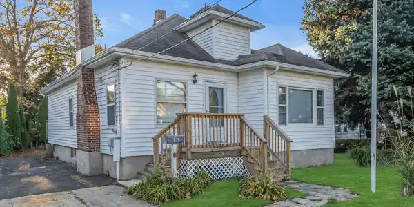 216 Rockwell Avenue