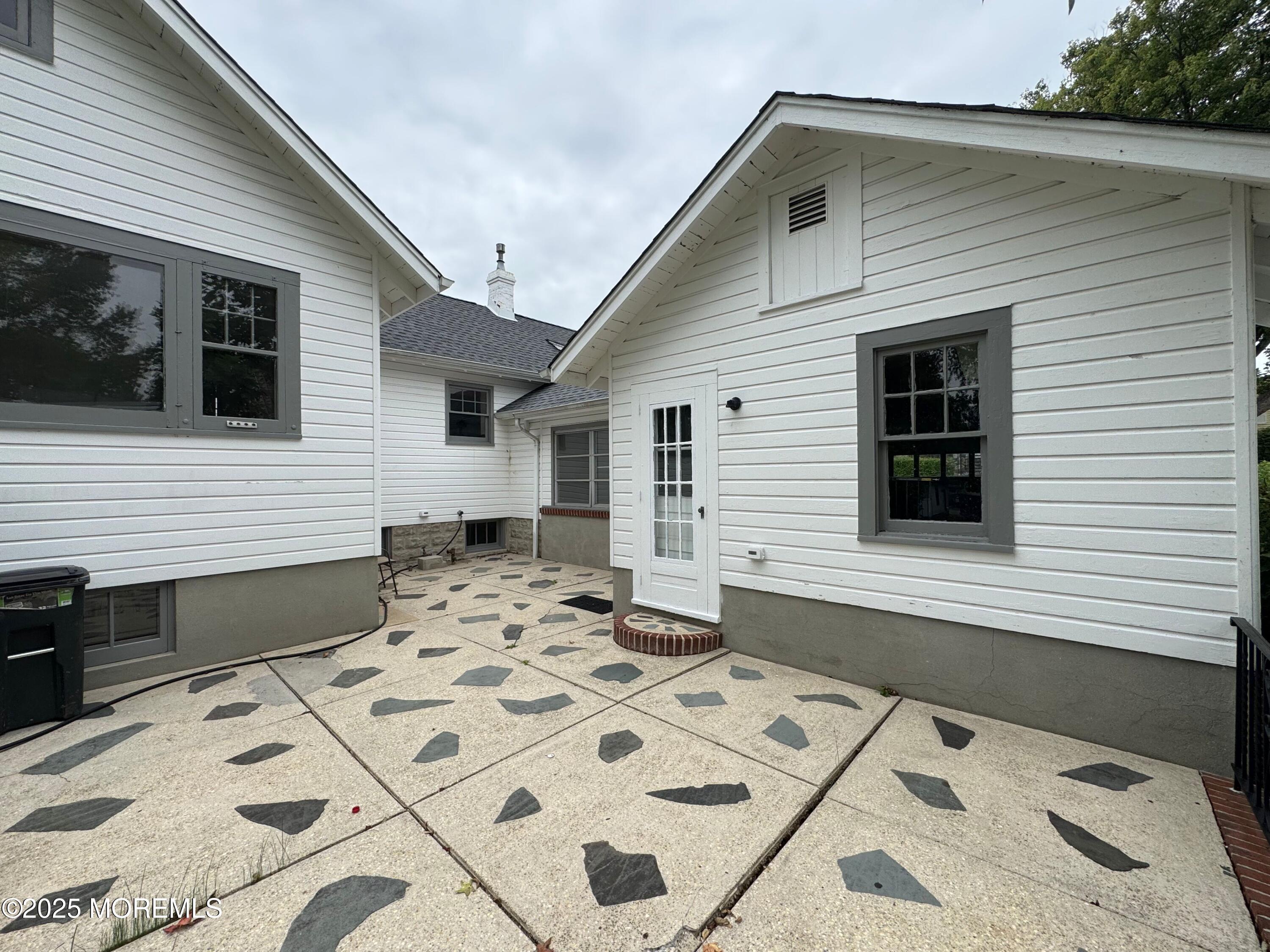 Image 4: Patio