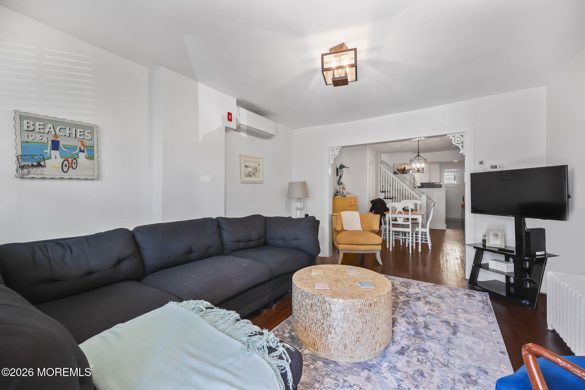 Image 4: 5-web-or-mls-LPM_4065