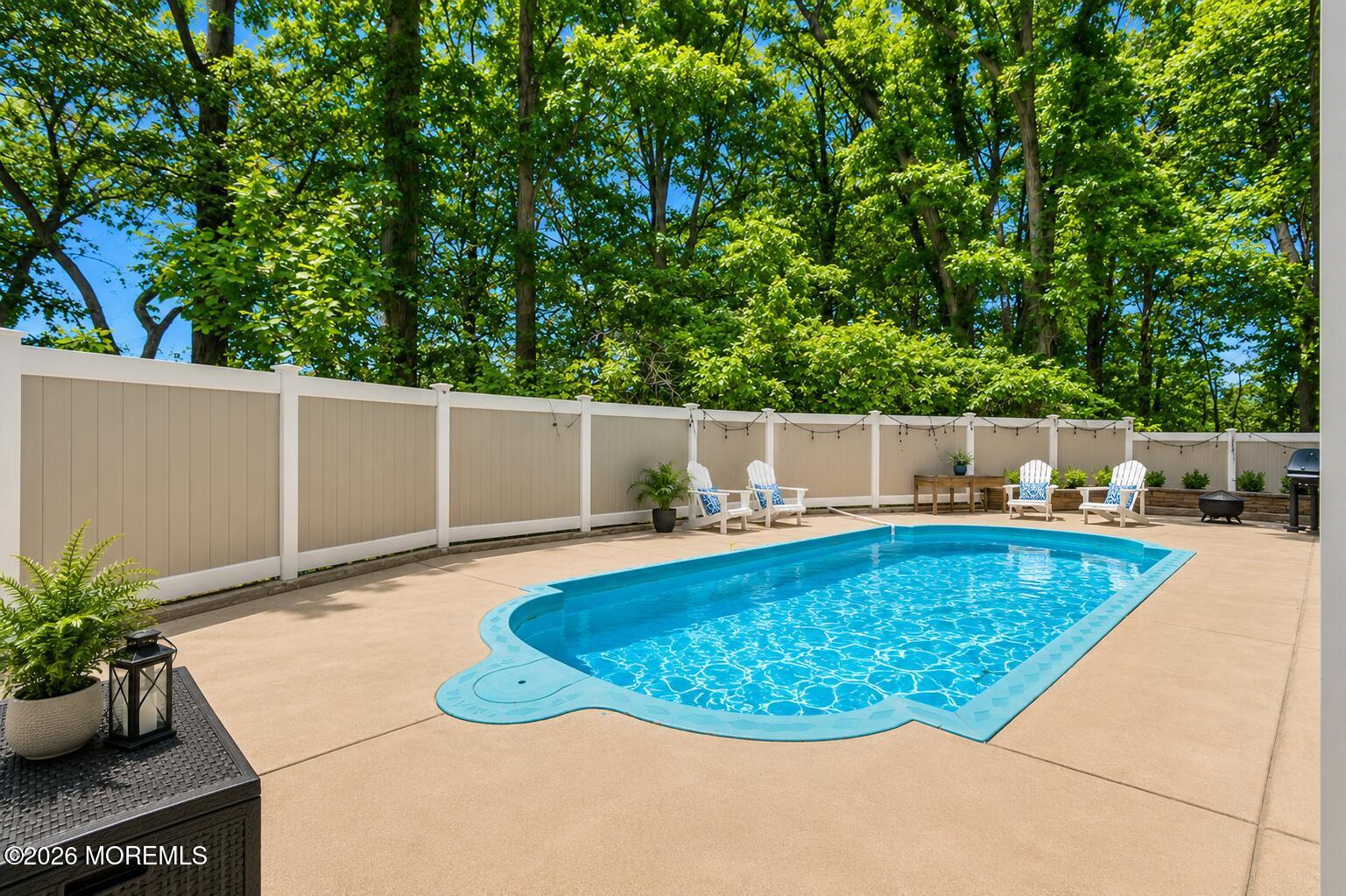 Image 2: pool