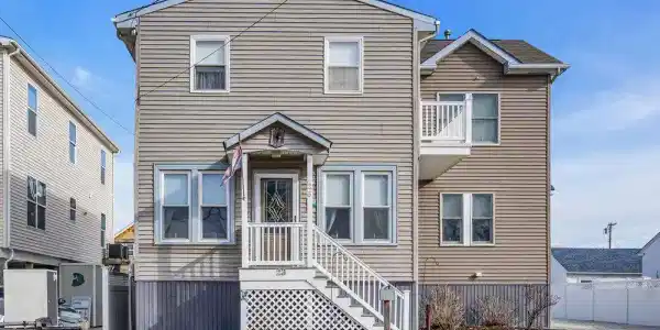 23 W Winifred Avenue