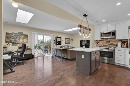 1606 Main Street Unit R305